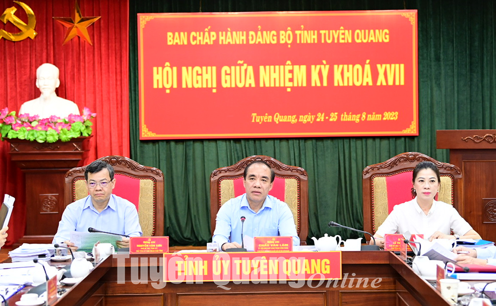Ban Chấp hành Đảng bộ tỉnh thảo luận về dự thảo Báo cáo đánh giá giữa nhiệm kỳ